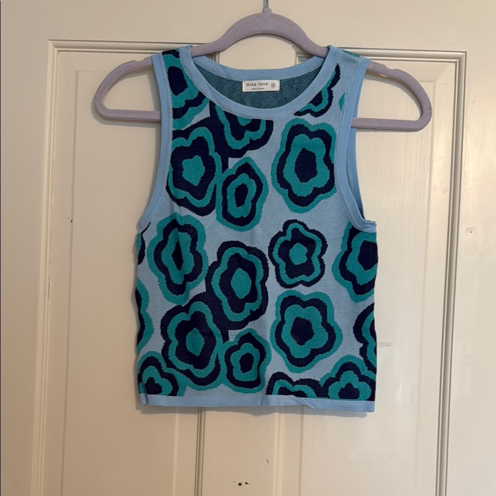 Blue Floral Pattern Tank Top from Miss Love size M